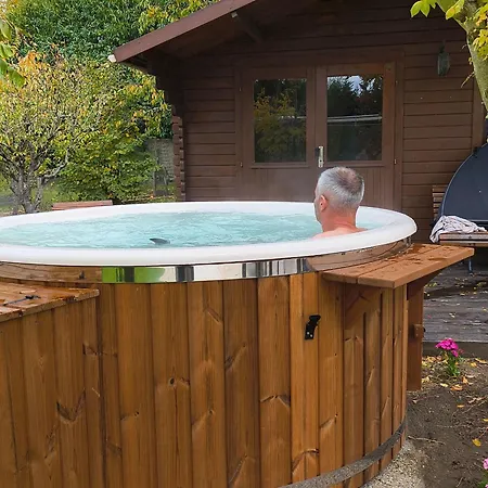 Prázdninový dům Chaleureux Pour 4 Pers Avec Piscine Chauffee Et Bien-etre - Fr-1-410-483 La Flèche