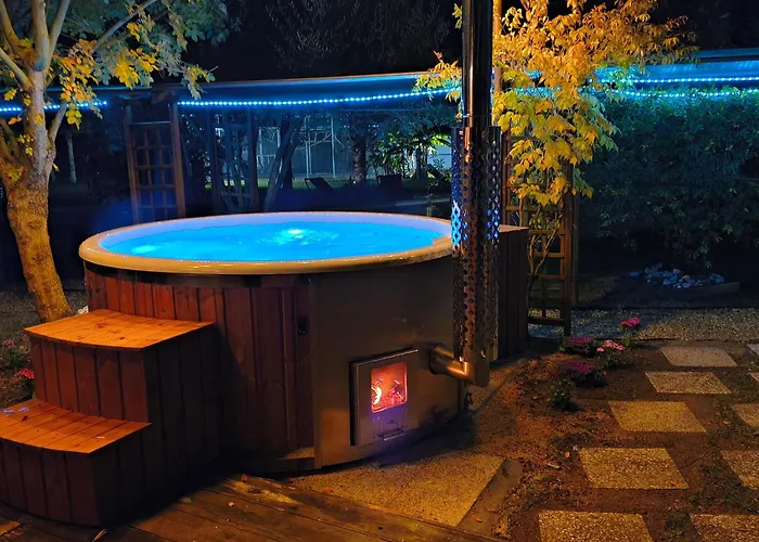 Chaleureux Au 2ème étage Avec Piscine Chauffée Proche Du Zoo - Fr-1-410-483 La Flèche